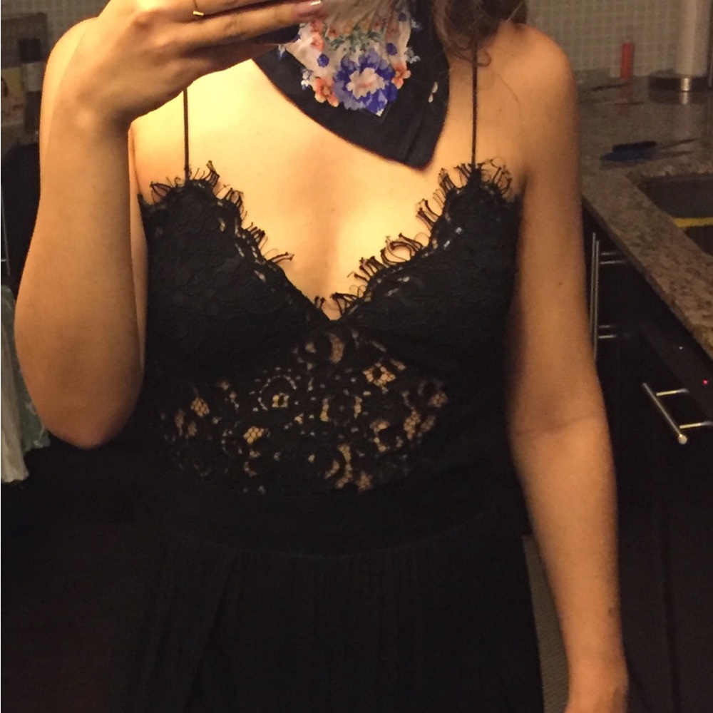 Black lacey crop top